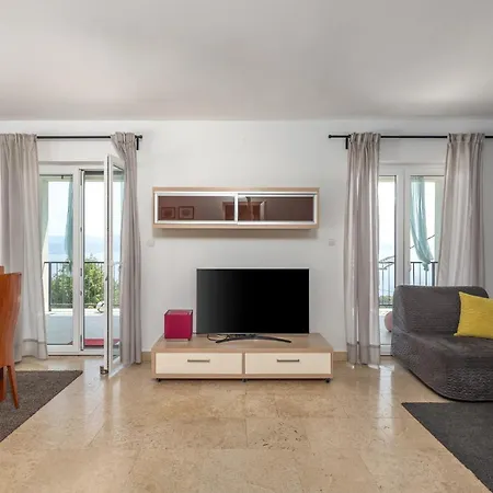 Holiday home In With Seaview, Balcony, Air Condition, Wifi