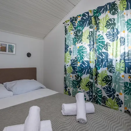In With Seaview, Balcony, Air Condition, Wifi * Icici